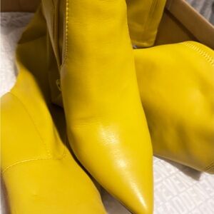 Steve Madden Yellow Knee-High Stiletto Boots | Size 9.5